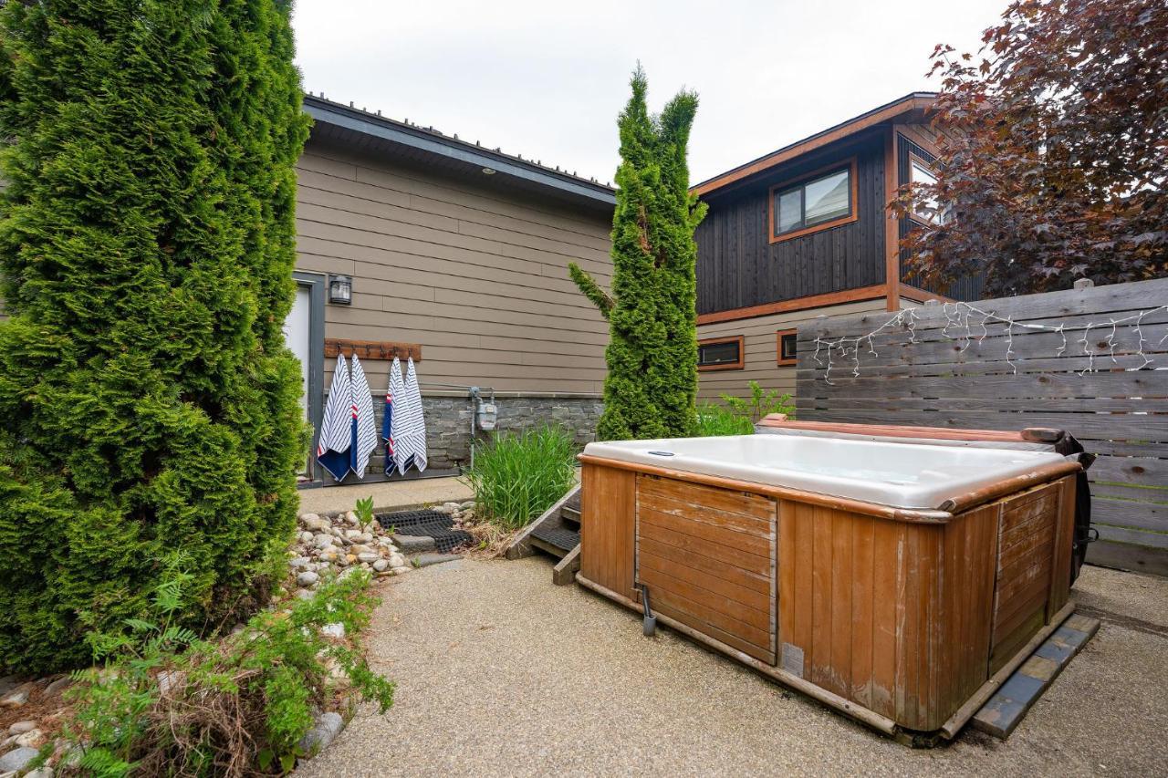 Aspen Lodge By Revelstoke Vacations Exterior photo